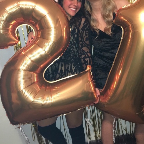 Beautiful lace romper - Picture 5 of 5